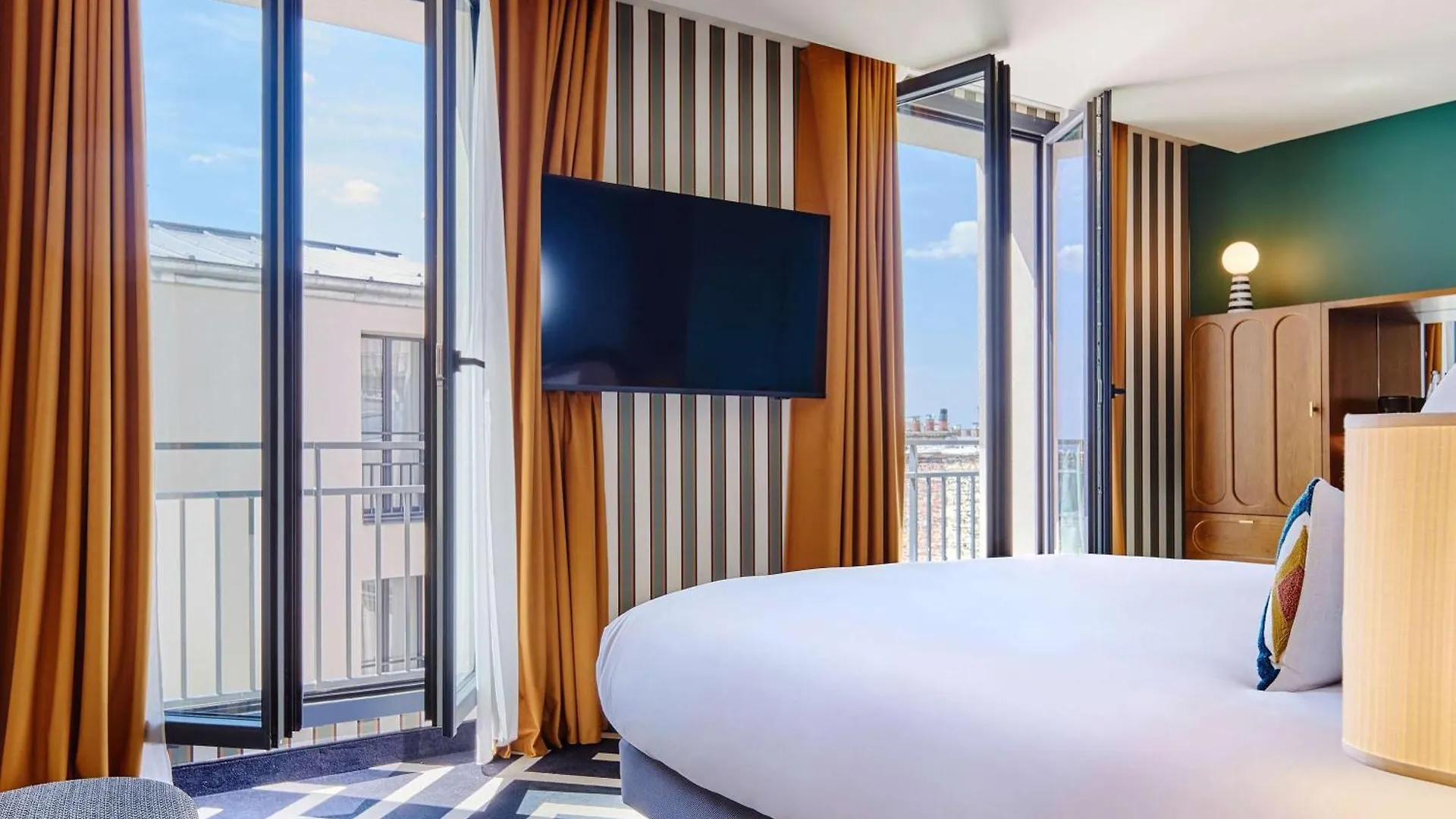 Hotel Mercure Paris Butte Montmartre Basilique