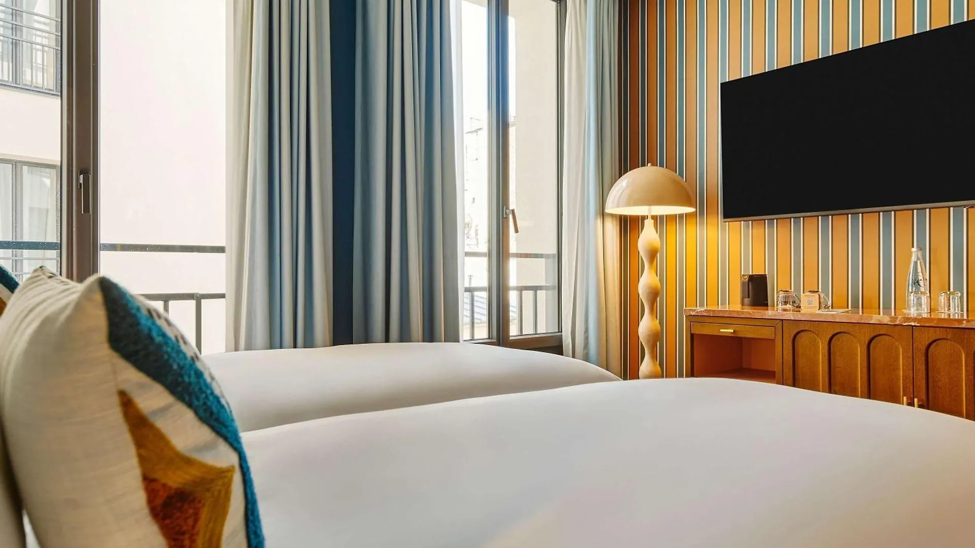 Mercure Paris Butte Montmartre Basilique Frankreich